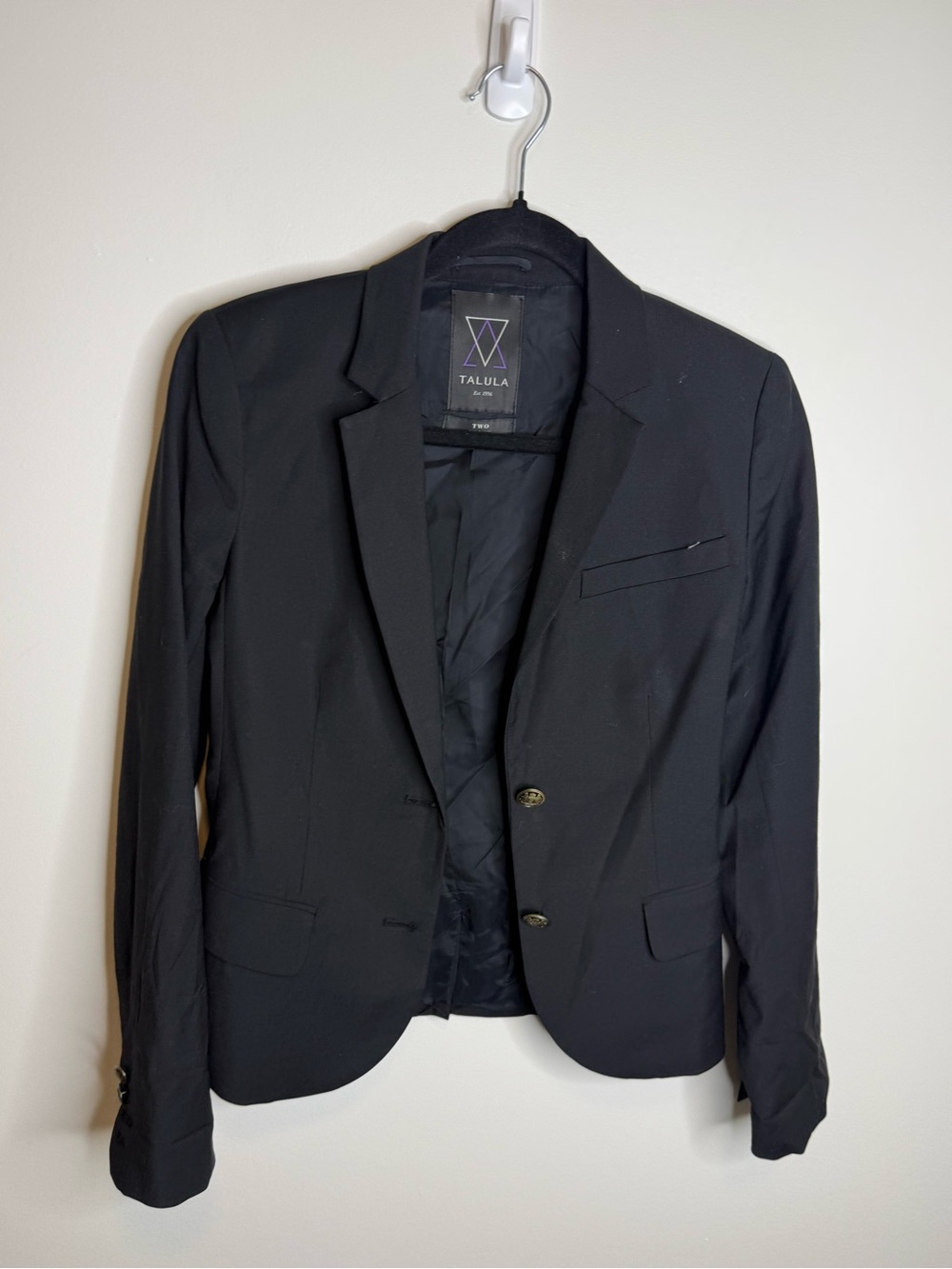 Aritzia talula Women's Black Tailored Blazer size 2